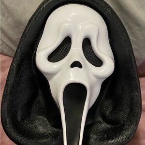 Scream popcorn bucket